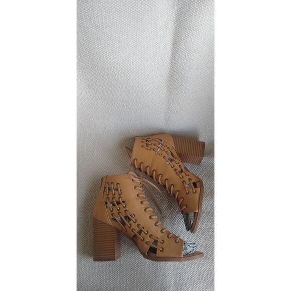 Altar'd State Cutout Heels Women's Size 6 Block Heel Tan Faux Lace Zip - Picture 2 of 9